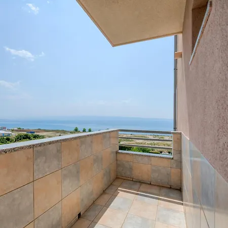 Lo Seaview Haven Daire Split