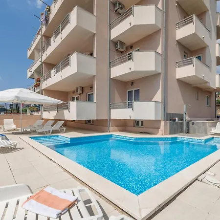 Apartment Lo Seaview Haven