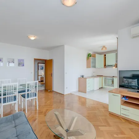 Lo Seaview Haven * سبليت