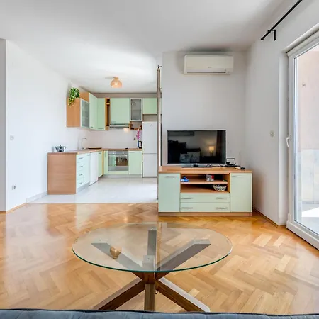 Lo Seaview Haven Apartment