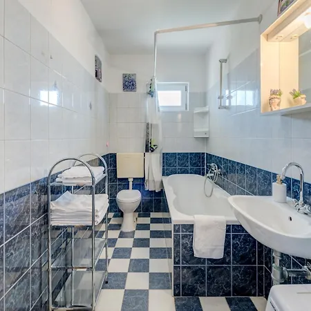 Lo Seaview Haven Daire Split