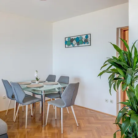 Daire Lo Seaview Haven Split